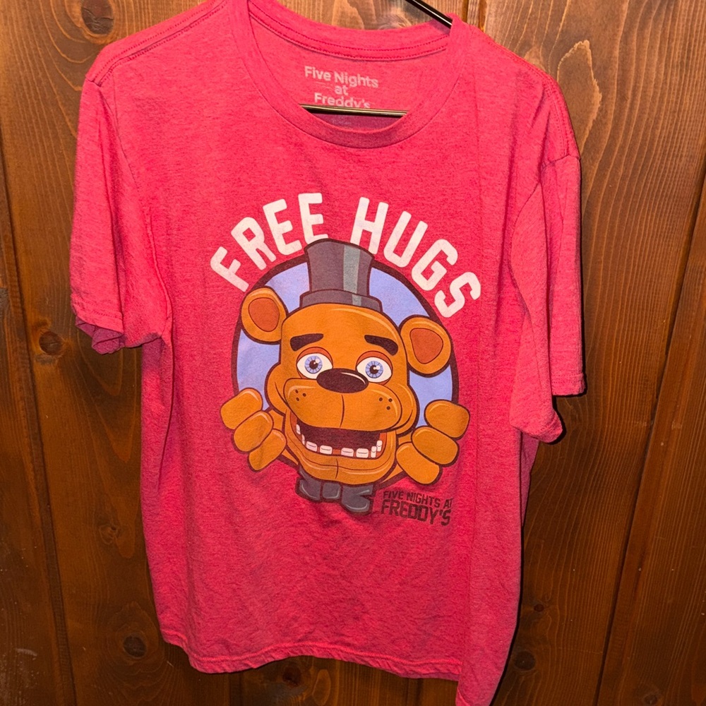 Five Nights at Freddy's Red Graphic Tee “FREE HUGS”